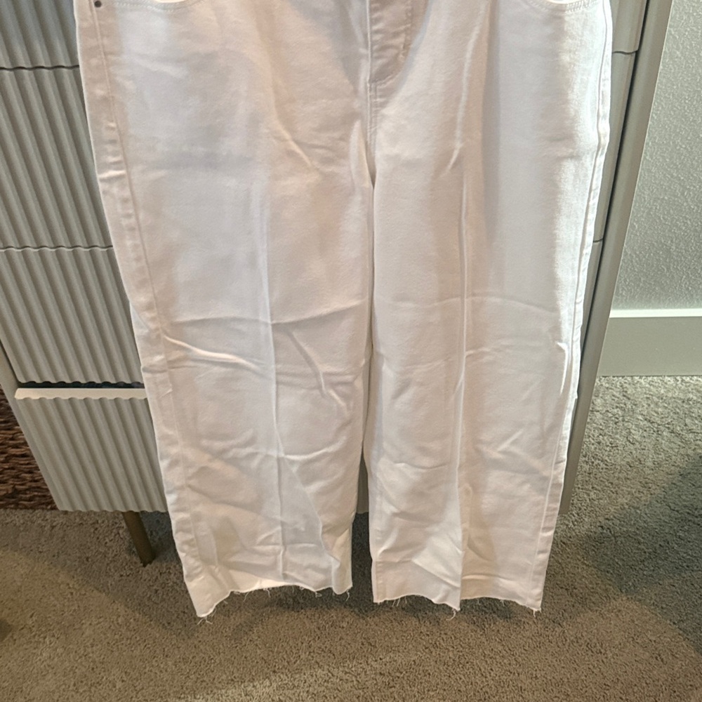 Ann Taylor Women's White Wide Leg Crop Jeans - Picture 2 of 4